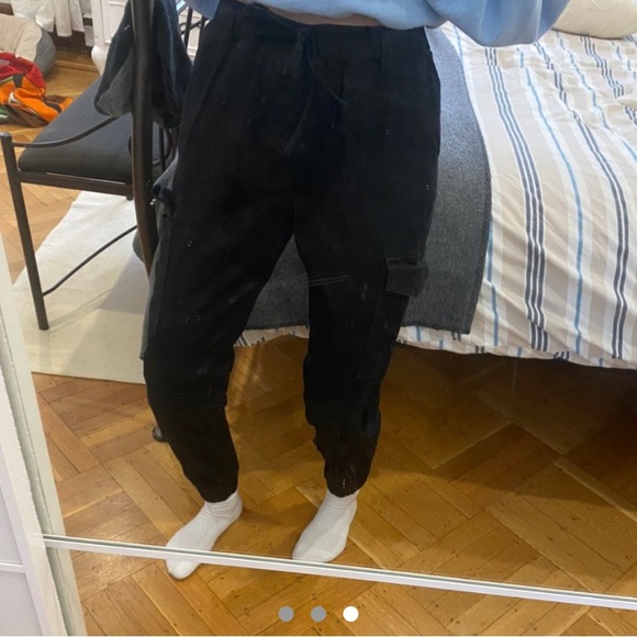 Black Cargo pants - Picture 3 of 3